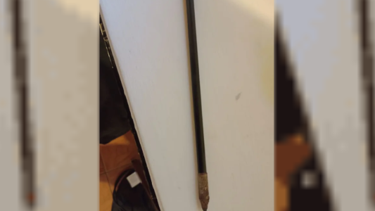 Alarma en Neuquén: denuncian que un vecino le tira flechas a los niños