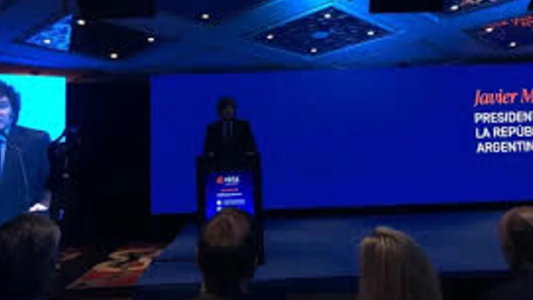 Qué es la fotofobia, el síntoma que reveló sufrir Javier Milei