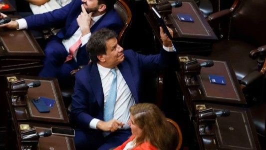 Facundo Manes sobre Santiago Caputo: "Me amenazó el hombre que maneja la SIDE, la AFIP y los trolls"