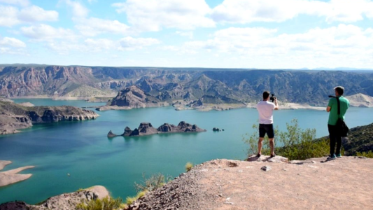 Récord turístico en Carnaval: 2,8 millones de personas viajaron por el país y gastaron más de $700 mil millones