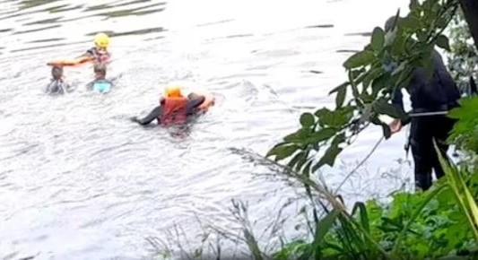 Un hombre cayó al Riachuelo con su auto en Villa Soldati