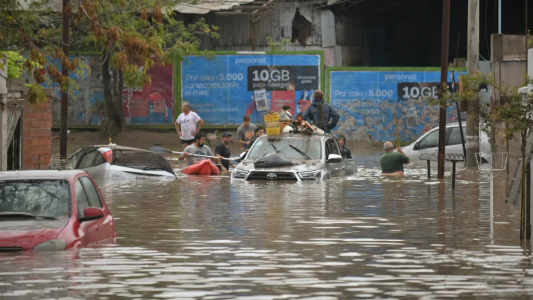 Bahía Blanca: son 15 los muertos por el temporal y continúa la búsqueda de desaparecidos