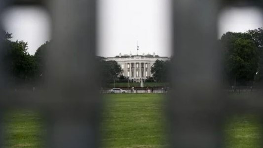 El Servicio Secreto de los Estados Unidos disparó contra hombre armado cerca de la Casa Blanca