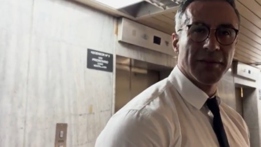 "Me tenés que pedir permiso, pelotudo": Luque, el médico personal de Maradona, agredió a un fotógrafo