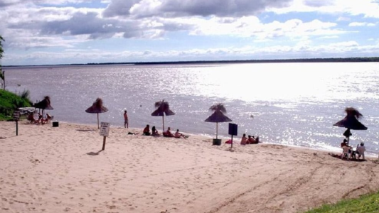 Estaba de vacaciones, se tiró al Río Paraná para recuperar una pelota y murió ahogado