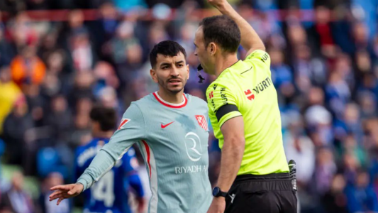 Simeone pierde a Ángel Correa por cinco partidos: sancionado por insultos y roja