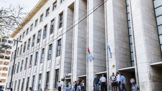 La justicia le prohíbe a un padre ir a la cancha hasta que restablezca contacto con sus hijos