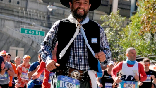 Correrá la maratón de Roma vestido con pilchas gauchas y alpargatas