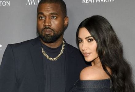 Kanye West desata polémica con tuits por restricciones parentales que le impuso el clan Kardashian