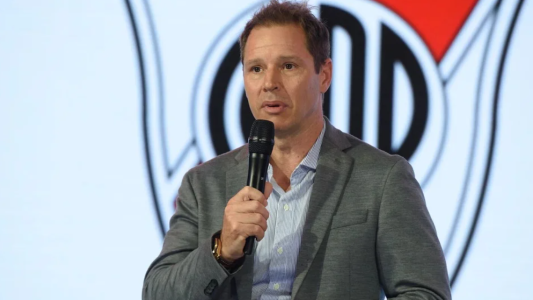 "Tenemos plantel para pelear todo lo que disputemos", dijo el presidente de River tras el sorteo de Copa Libertadores