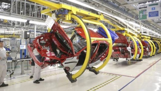 El Gobierno liberó la importación de autopartes