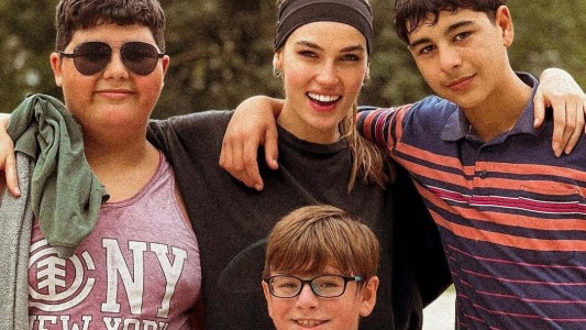 Es modelo y conductora y "dona" sus fines de semana por una buena causa