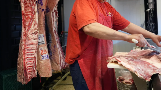 Murió el empleado de un frigorífico luego de que le cayera agua hirviendo: tenía el 90% del cuerpo quemado