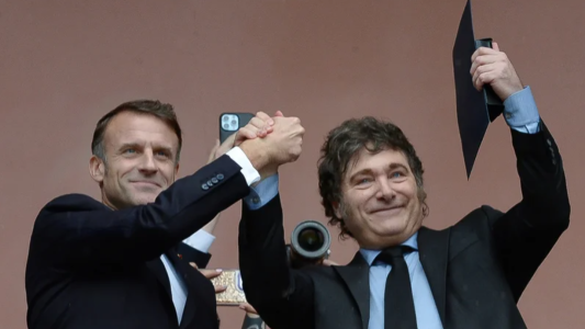 Milei habló con Macron sobre la situación económica de Argentina y recibió apoyo