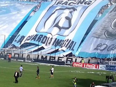 Prohíben ahora a tres barras de Racing el ingreso a los estadios de fútbol