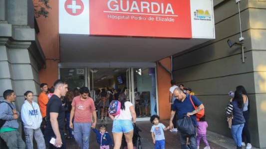 Una empleada del Hospital Elizalde fue apuñalada por una mujer a la que le pidió que no fume