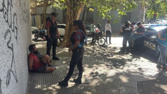 Belgrano: cayó un perverso que le entregaba sus fotos íntimas a los niños a la salida de los colegios