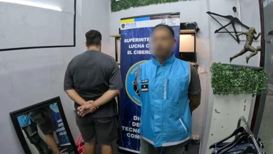 Cayó "el Patrón de la ropa trucha" tras operativos en Caballito y Once