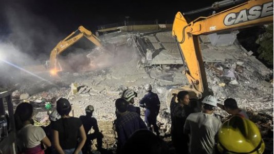 Rescatan a una mujer que sobrevivió 91 horas bajo los escombros tras el terremoto en Birmania