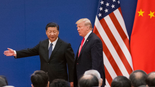 China responde en la guerra comercial e impone aranceles de 34% a Estados Unidos