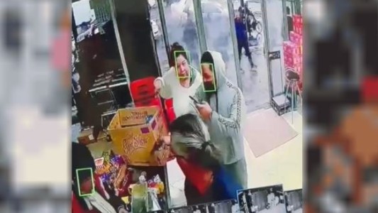 Una cajera fue baleada en un supermercado a pocos días de inaugurado el local: sospechan de la mafia china
