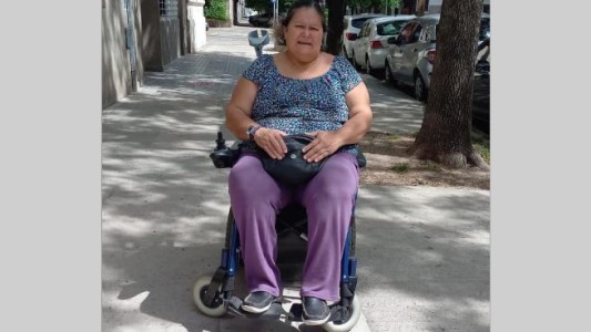 Se rompió la silla de ruedas de una jubilada: sus vecinos juntaron $1 millón en tiempo récord para repararla