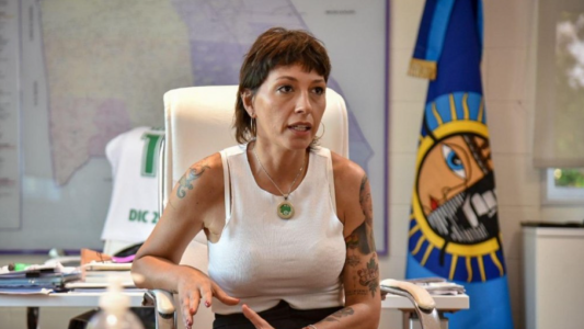 Mayra Mendoza criticó el desdoblamiento electoral en Buenos Aires y advirtió: "El que rompe es Axel"