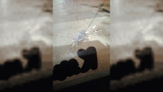 Paro general: apedrearon un colectivo de la línea 269