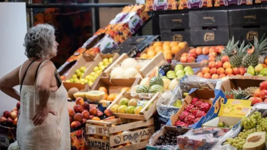 Tras la fuerte suba de alimentos, el INDEC dará a conocer hoy la inflación de marzo