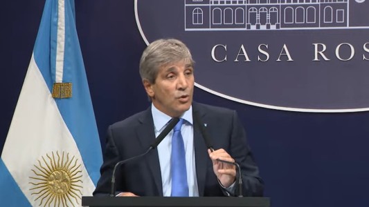 El Gobierno levanta el cepo cambiario y el dólar oficial flotará entre $1.000 y $1.400