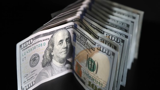 La devaluación detrás de la salida del cepo: si el dólar llega a $1.400 el tipo de cambio saltará el 23%