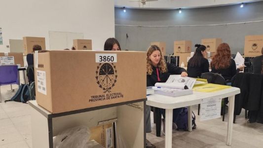 San Lorenzo: cinco votantes fueron demorados por usar el celular dentro del box electoral