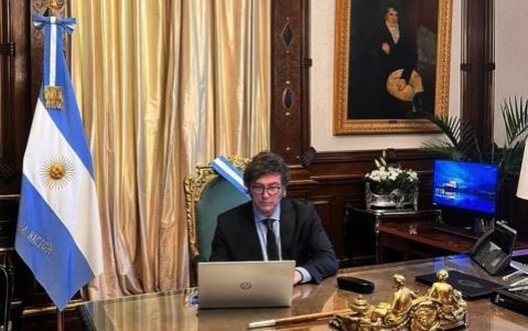 Milei le aconsejó al campo que liquide porque "en junio vuelven las retenciones"