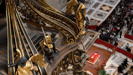 Tras la masiva capilla ardiente, el Vaticano se prepara para el histórico funeral de Francisco