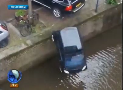 El auto que cayó al río por error mientras filmaban una película