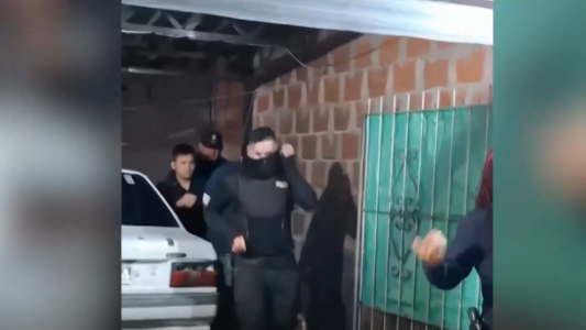 Le robó a un chico de 12 años, los vecinos lo atraparon y lo entregaron a la Policía