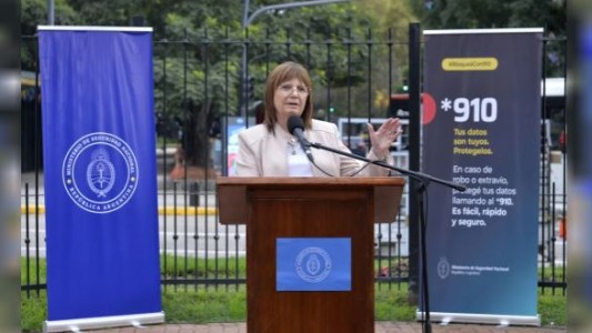 Patricia Bullrich presentó la Línea *910 para bloquear celulares robados en todo el país