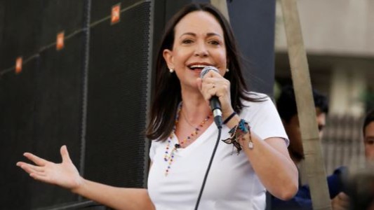 Venezuela desmintió la versión estadounidense de la salida de opositores refugiados en la embajada argentina