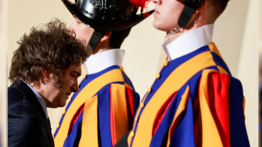 Javier Milei viajará a la ceremonia de asunción del papa León XIV