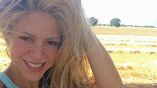 Video: la dificultad de Shakira para sacarse una selfie