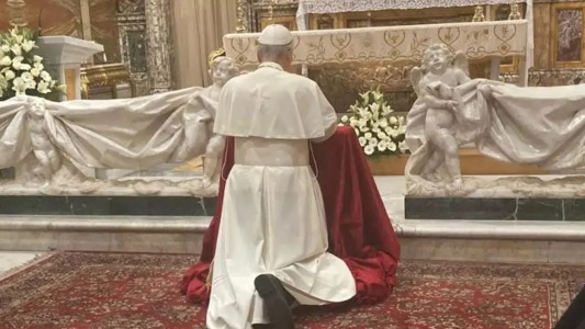 El papa León XIV realizó una visita sorpresa a un santuario dedicado a la Virgen en el sur de Roma