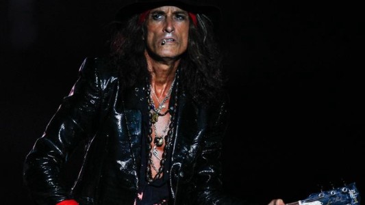Video: el guitarrista de Aerosmith se desplomó en el escenario y debieron internarlo
