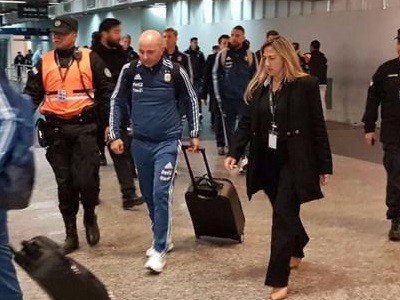 Sampaoli viaja a Australia acompañado por seis jugadores