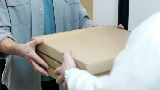 Consumo personal: el Gobierno facilitó la importación de alimentos vía Courier