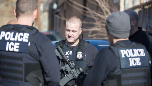 Agentes del gobierno Trump salen a la caza de indocumentados en restaurantes