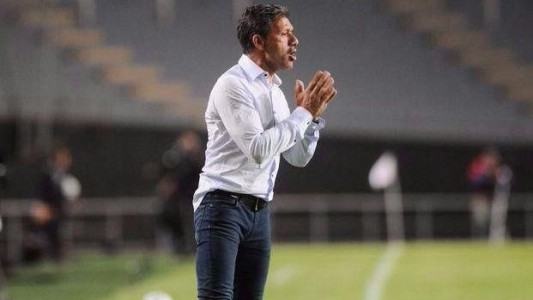 Vivas dejó de ser el DT de Estudiantes tras la derrota ante un equipo del torneo Federal B