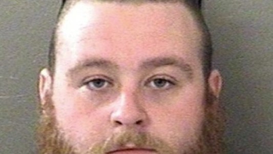 Detuvieron a un hombre en Estados Unidos por violar durante años al perro de su compañera de departamento