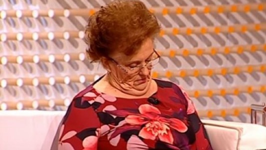 Eloísa fue a buscar el amor a la TV pero se quedó dormida y le hicieron ésto