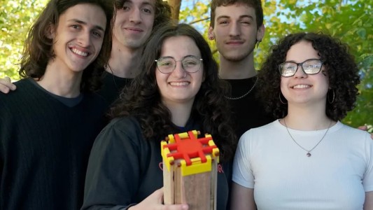 Estudiantes de la UBA se ubicaron entre los 5 mejores en el Mundial de Satélites Enlatados CanSat