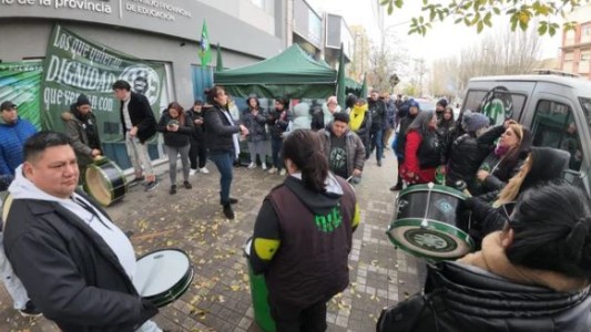 “¿Probaron lo que es laburar en el privado?”: la respuesta de un gobernador a los estatales en plena paritaria